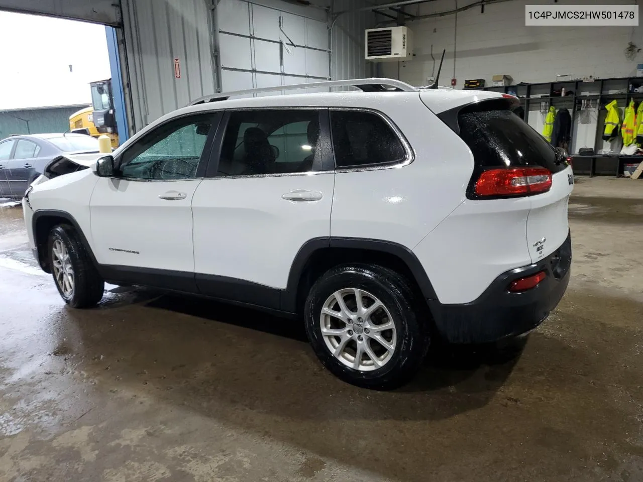 1C4PJMCS2HW501478 2017 Jeep Cherokee Latitude