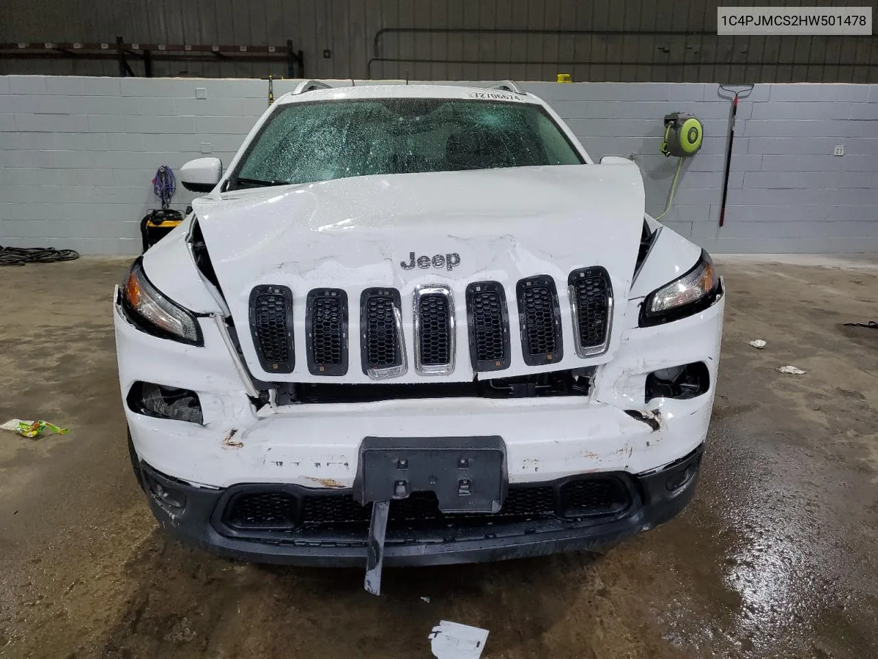 1C4PJMCS2HW501478 2017 Jeep Cherokee Latitude