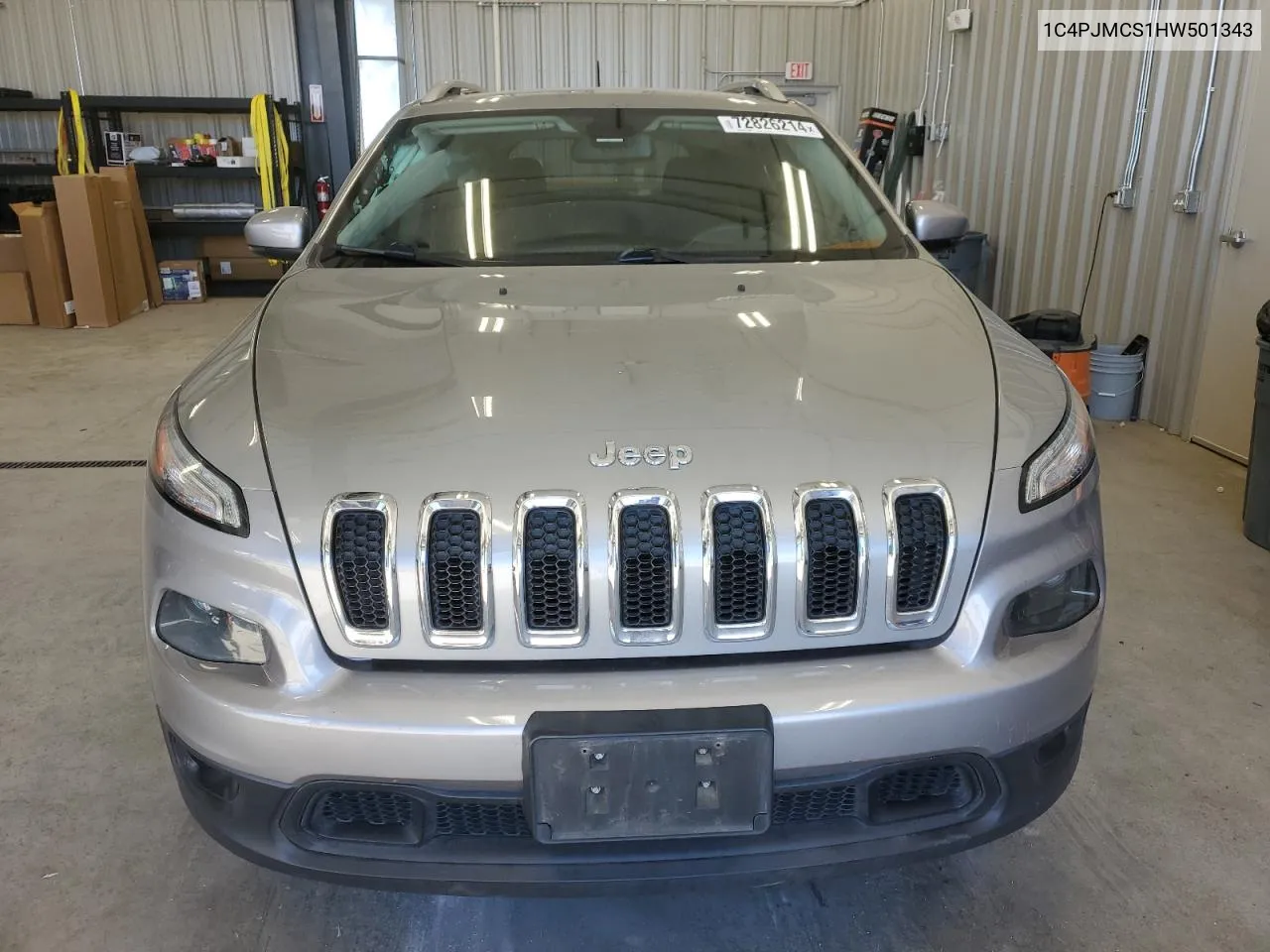 2017 Jeep Cherokee Latitude VIN: 1C4PJMCS1HW501343 Lot: 72826214