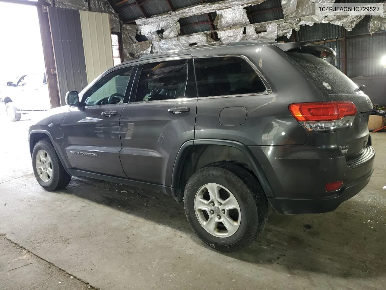 1C4RJFAG5HC729527 2017 Jeep Grand Cherokee Laredo