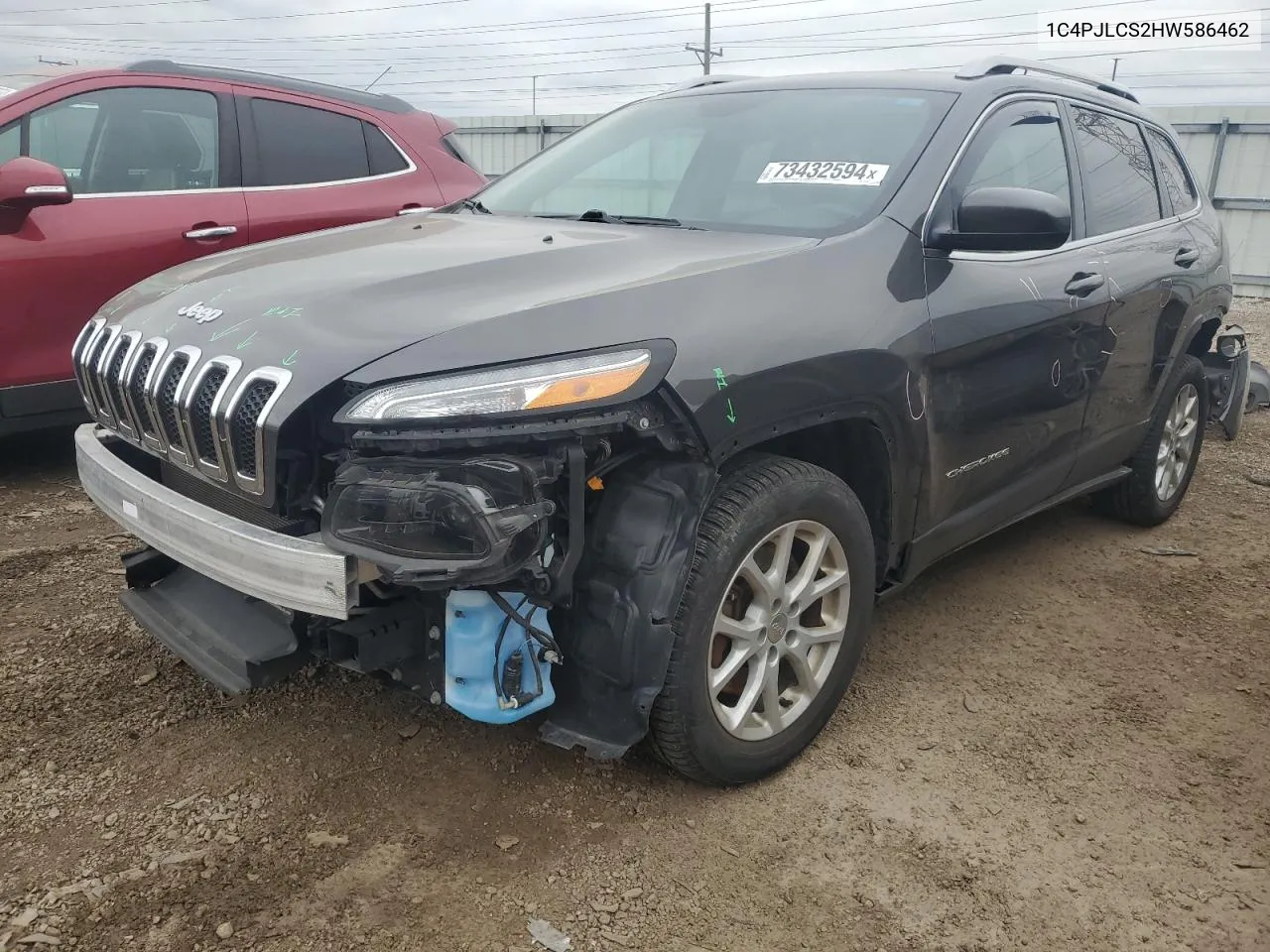 1C4PJLCS2HW586462 2017 Jeep Cherokee Latitude