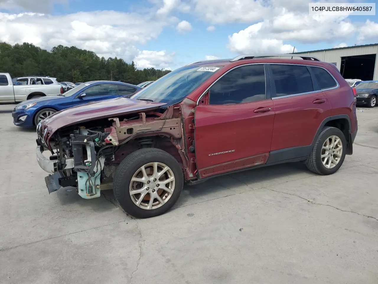 2017 Jeep Cherokee Latitude VIN: 1C4PJLCB8HW640587 Lot: 73573244