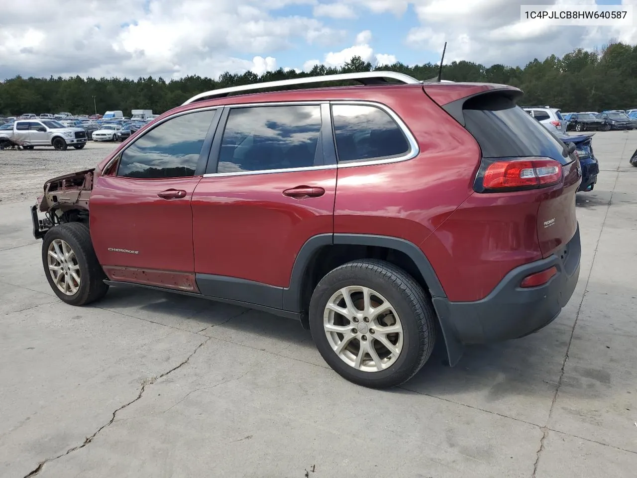 2017 Jeep Cherokee Latitude VIN: 1C4PJLCB8HW640587 Lot: 73573244