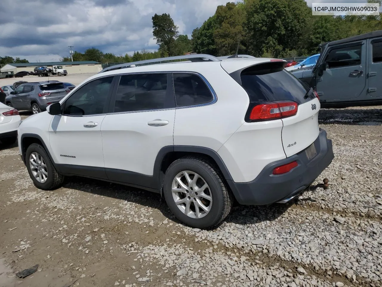 2017 Jeep Cherokee Latitude VIN: 1C4PJMCS0HW609033 Lot: 73690704