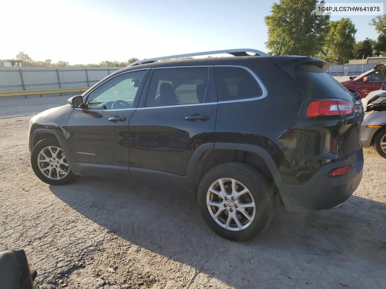 1C4PJLCS7HW641875 2017 Jeep Cherokee Latitude