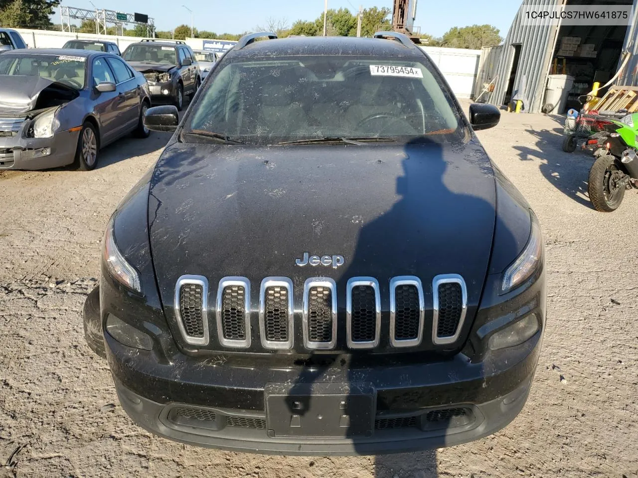 1C4PJLCS7HW641875 2017 Jeep Cherokee Latitude