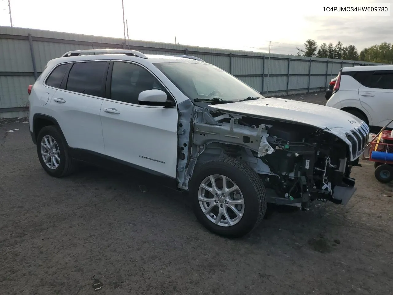 1C4PJMCS4HW609780 2017 Jeep Cherokee Latitude