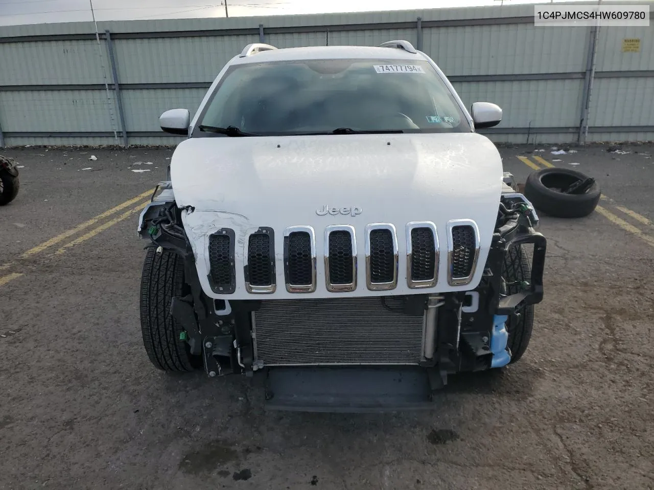 1C4PJMCS4HW609780 2017 Jeep Cherokee Latitude