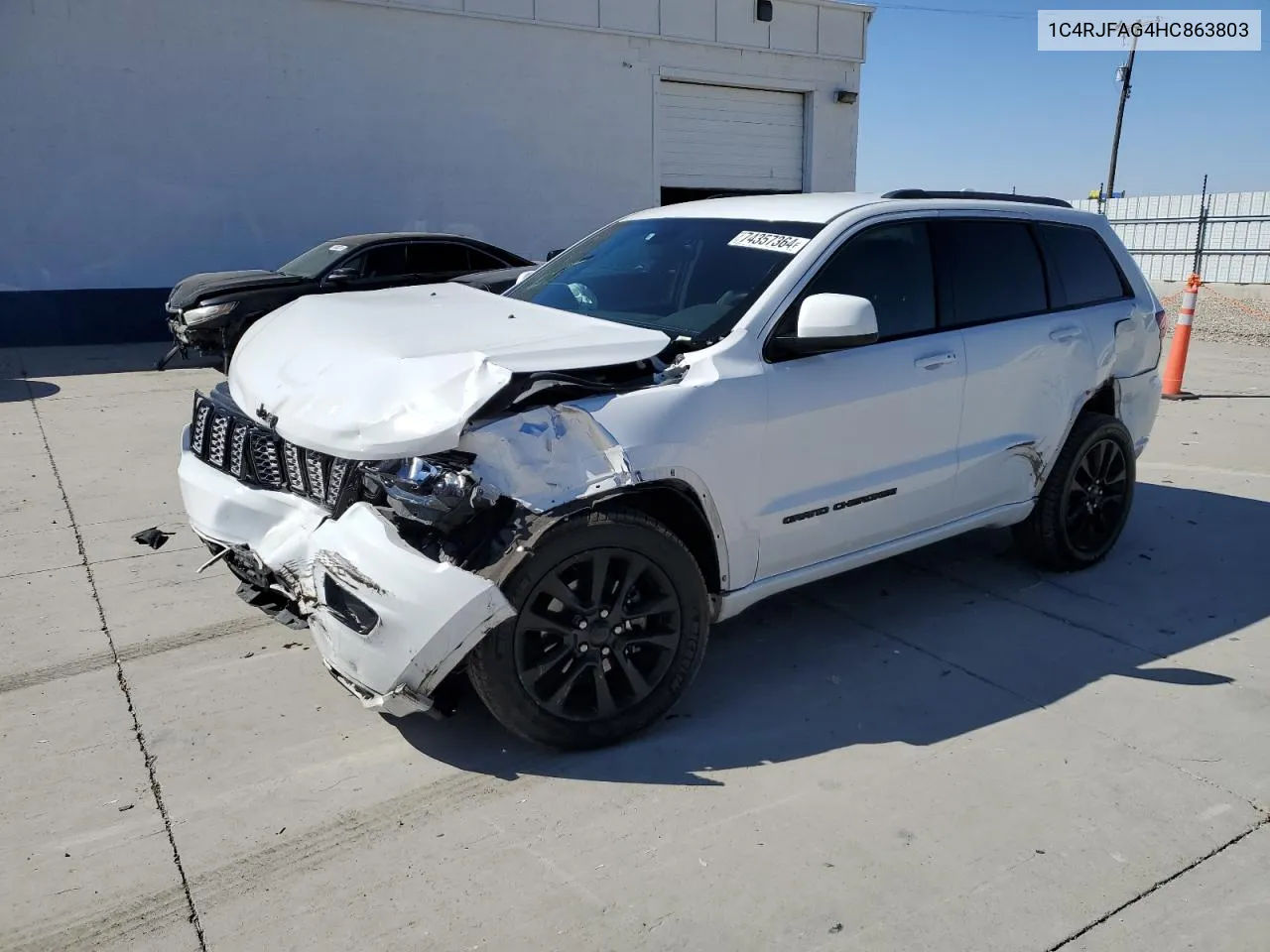 1C4RJFAG4HC863803 2017 Jeep Grand Cherokee Laredo