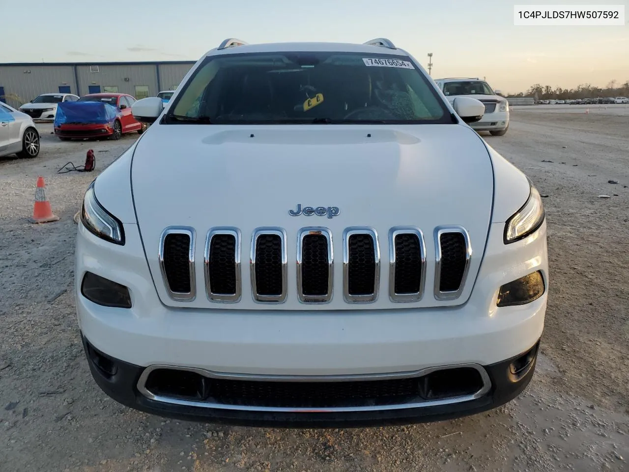 2017 Jeep Cherokee Limited VIN: 1C4PJLDS7HW507592 Lot: 74676654