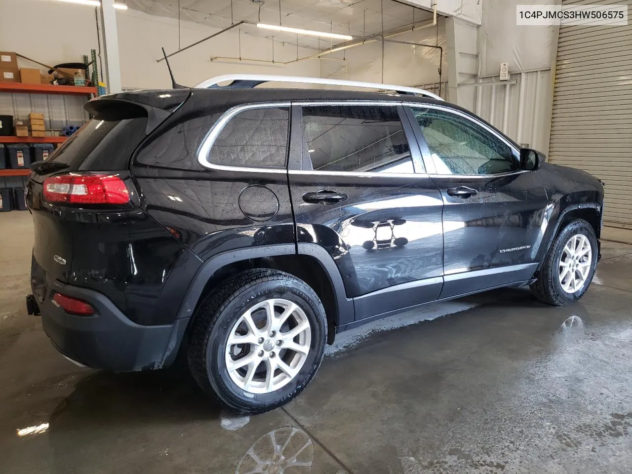 2017 Jeep Cherokee Latitude VIN: 1C4PJMCS3HW506575 Lot: 74848294