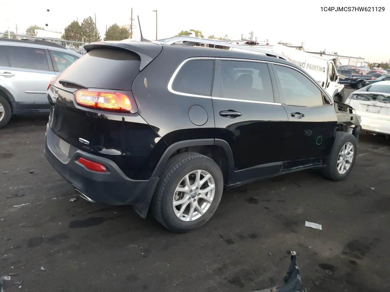 2017 Jeep Cherokee Latitude VIN: 1C4PJMCS7HW621129 Lot: 75036034