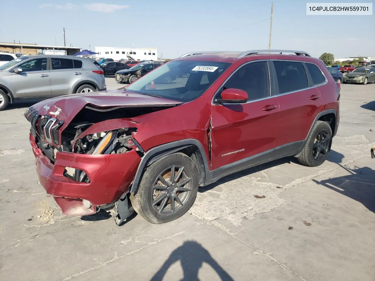 2017 Jeep Cherokee Latitude VIN: 1C4PJLCB2HW559701 Lot: 75232894