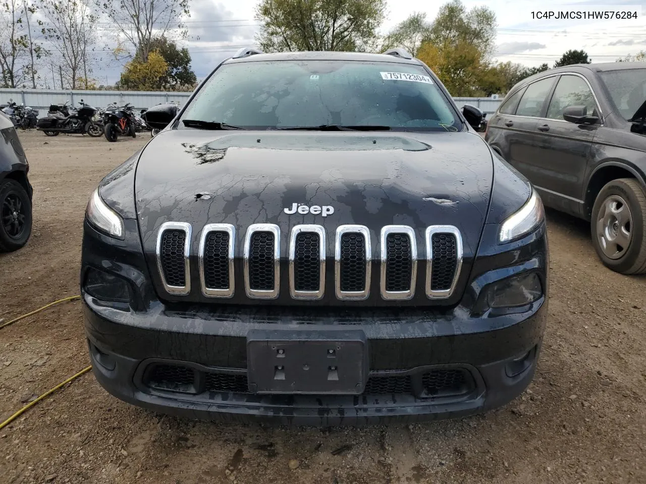 2017 Jeep Cherokee Latitude VIN: 1C4PJMCS1HW576284 Lot: 75712304