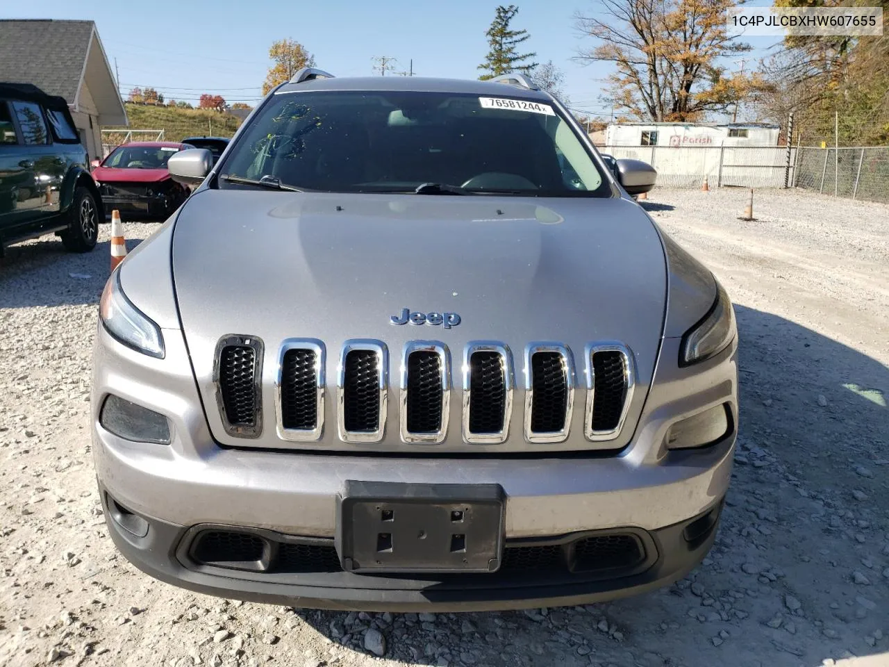 2017 Jeep Cherokee Latitude VIN: 1C4PJLCBXHW607655 Lot: 76581244