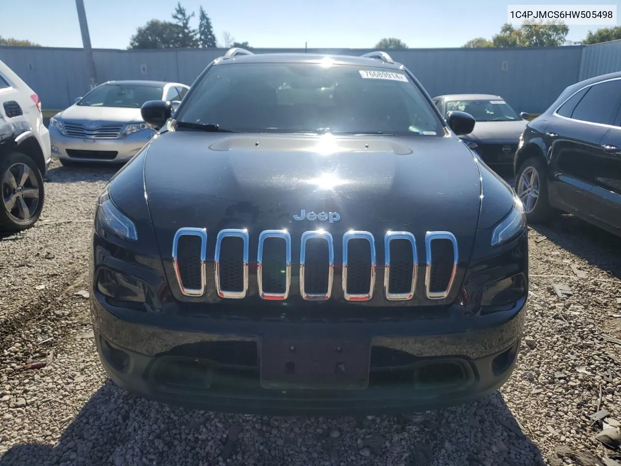 2017 Jeep Cherokee Latitude VIN: 1C4PJMCS6HW505498 Lot: 76689914