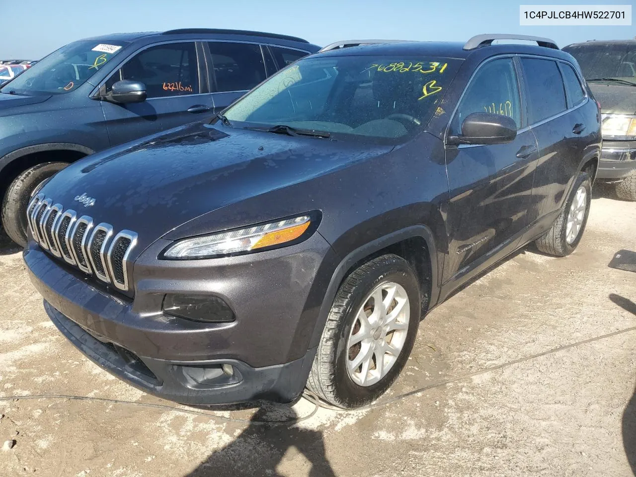 2017 Jeep Cherokee Latitude VIN: 1C4PJLCB4HW522701 Lot: 76882534