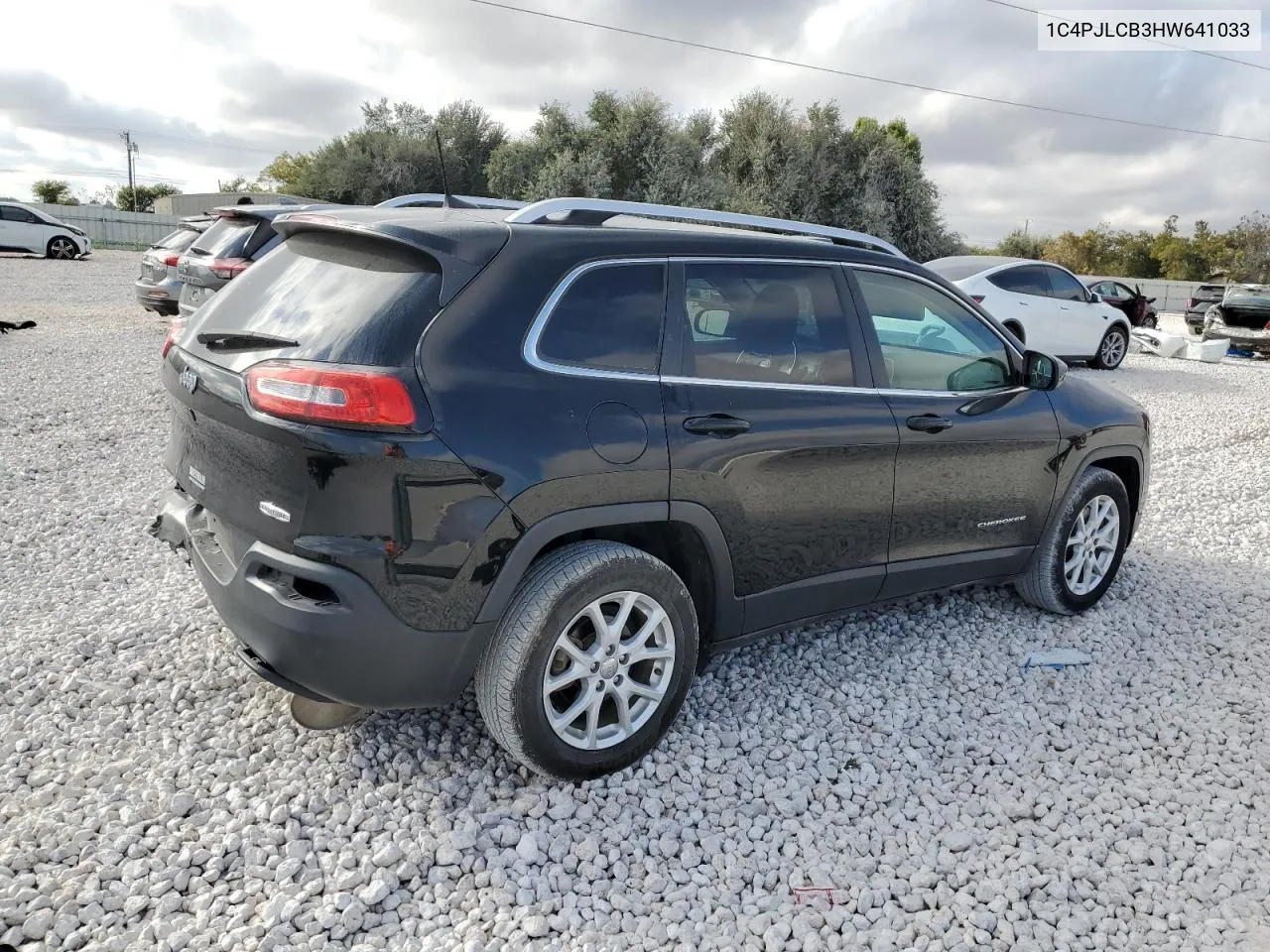 2017 Jeep Cherokee Latitude VIN: 1C4PJLCB3HW641033 Lot: 77033124