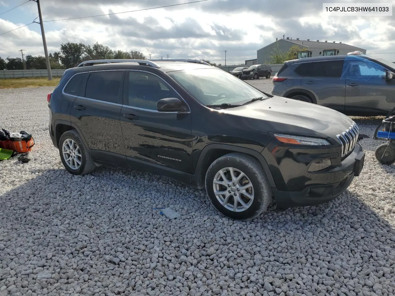 2017 Jeep Cherokee Latitude VIN: 1C4PJLCB3HW641033 Lot: 77033124