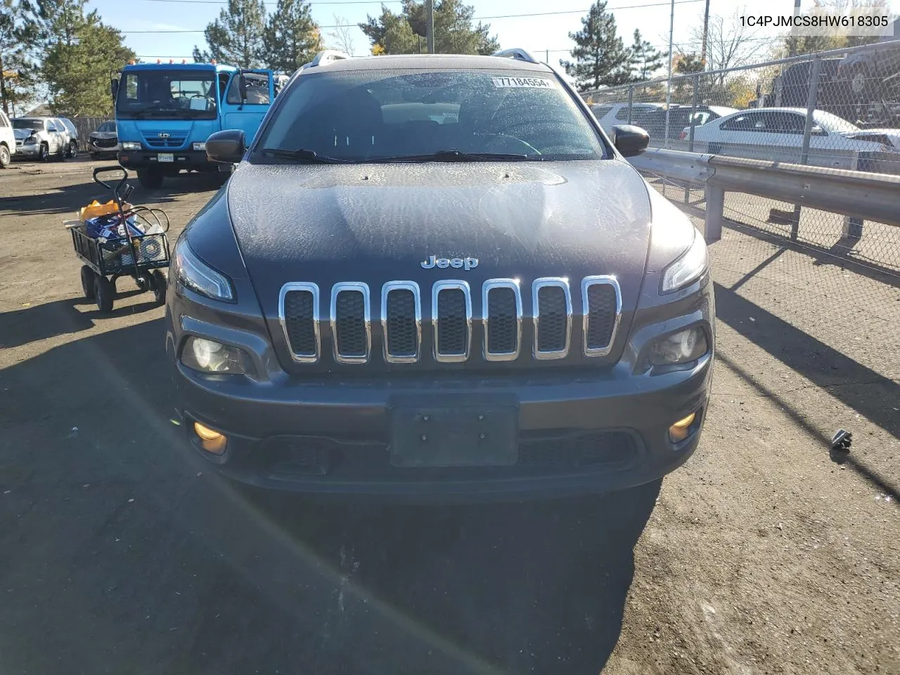 2017 Jeep Cherokee Latitude VIN: 1C4PJMCS8HW618305 Lot: 77184554