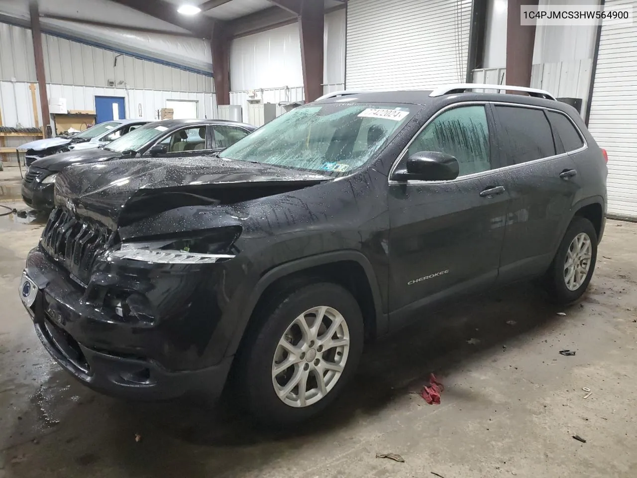 2017 Jeep Cherokee Latitude VIN: 1C4PJMCS3HW564900 Lot: 77422024