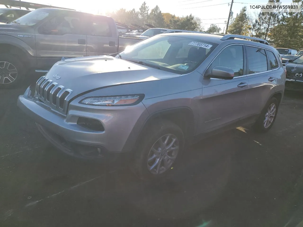 2017 Jeep Cherokee Latitude VIN: 1C4PJLCB4HW559831 Lot: 77703714