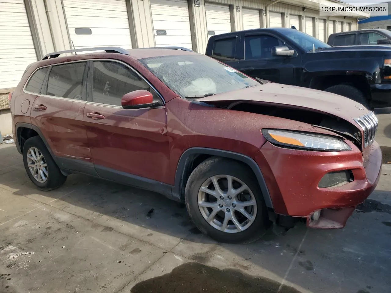 2017 Jeep Cherokee Latitude VIN: 1C4PJMCS0HW557306 Lot: 77892404