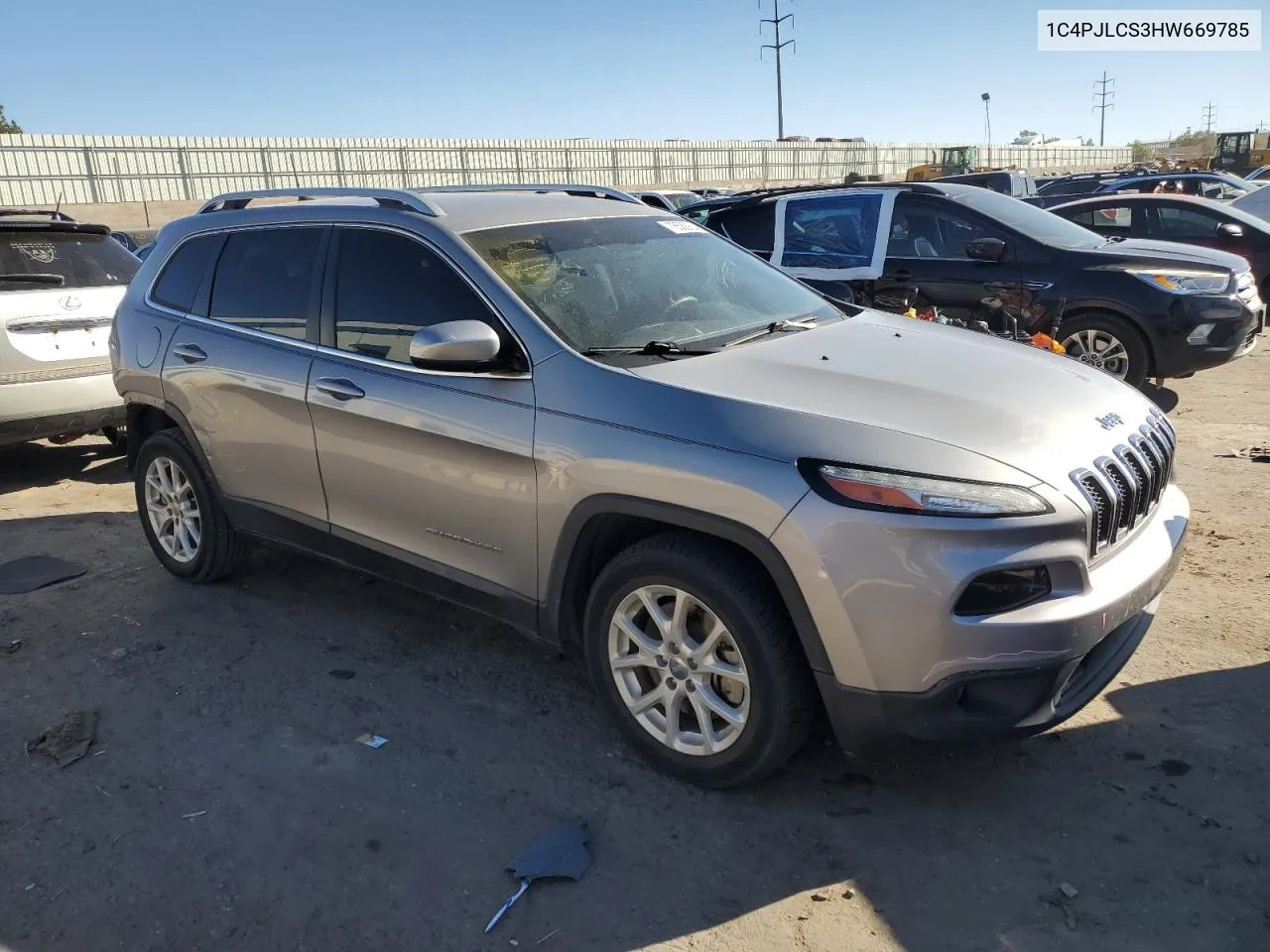 2017 Jeep Cherokee Latitude VIN: 1C4PJLCS3HW669785 Lot: 78582924