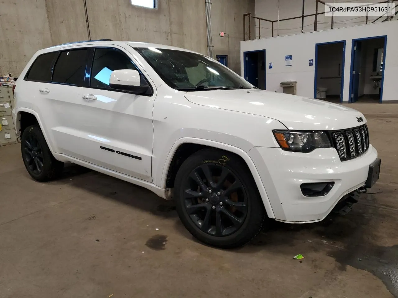 1C4RJFAG3HC951631 2017 Jeep Grand Cherokee Laredo