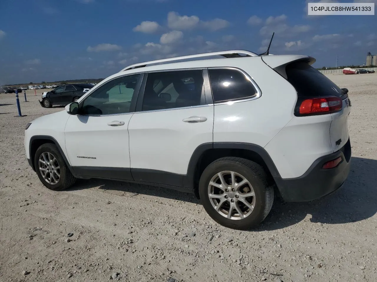 2017 Jeep Cherokee Latitude VIN: 1C4PJLCB8HW541333 Lot: 80196614