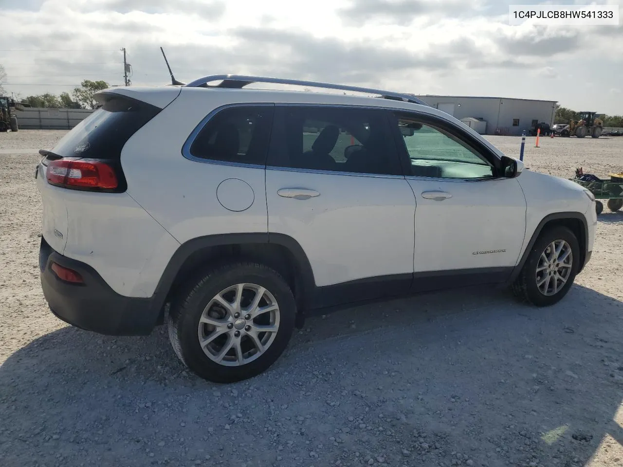 2017 Jeep Cherokee Latitude VIN: 1C4PJLCB8HW541333 Lot: 80196614