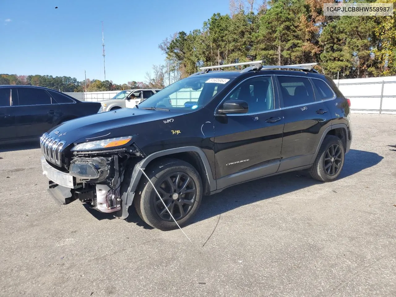 2017 Jeep Cherokee Latitude VIN: 1C4PJLCB8HW558987 Lot: 81605964