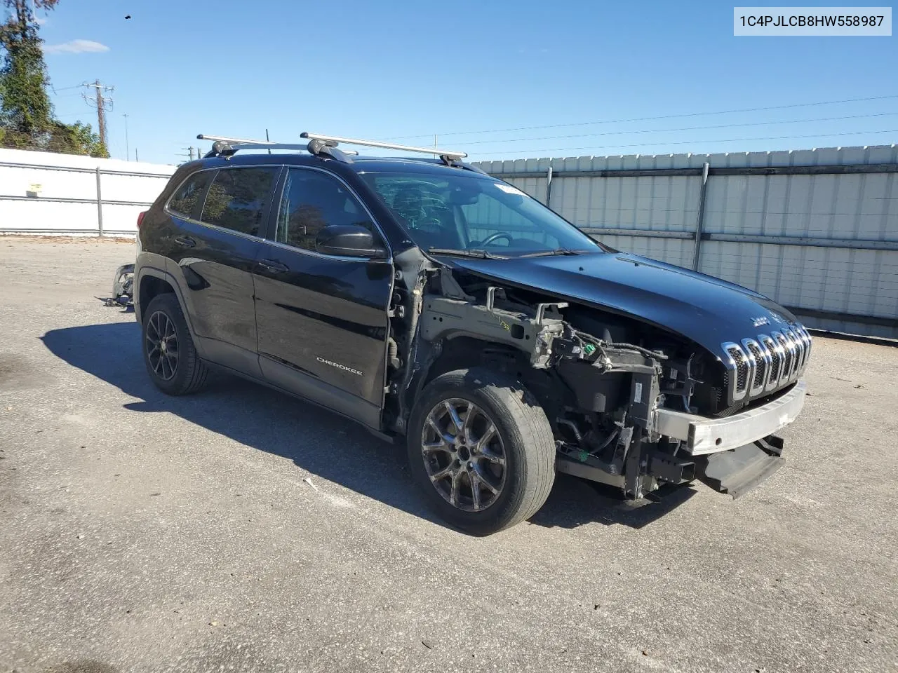 2017 Jeep Cherokee Latitude VIN: 1C4PJLCB8HW558987 Lot: 81605964