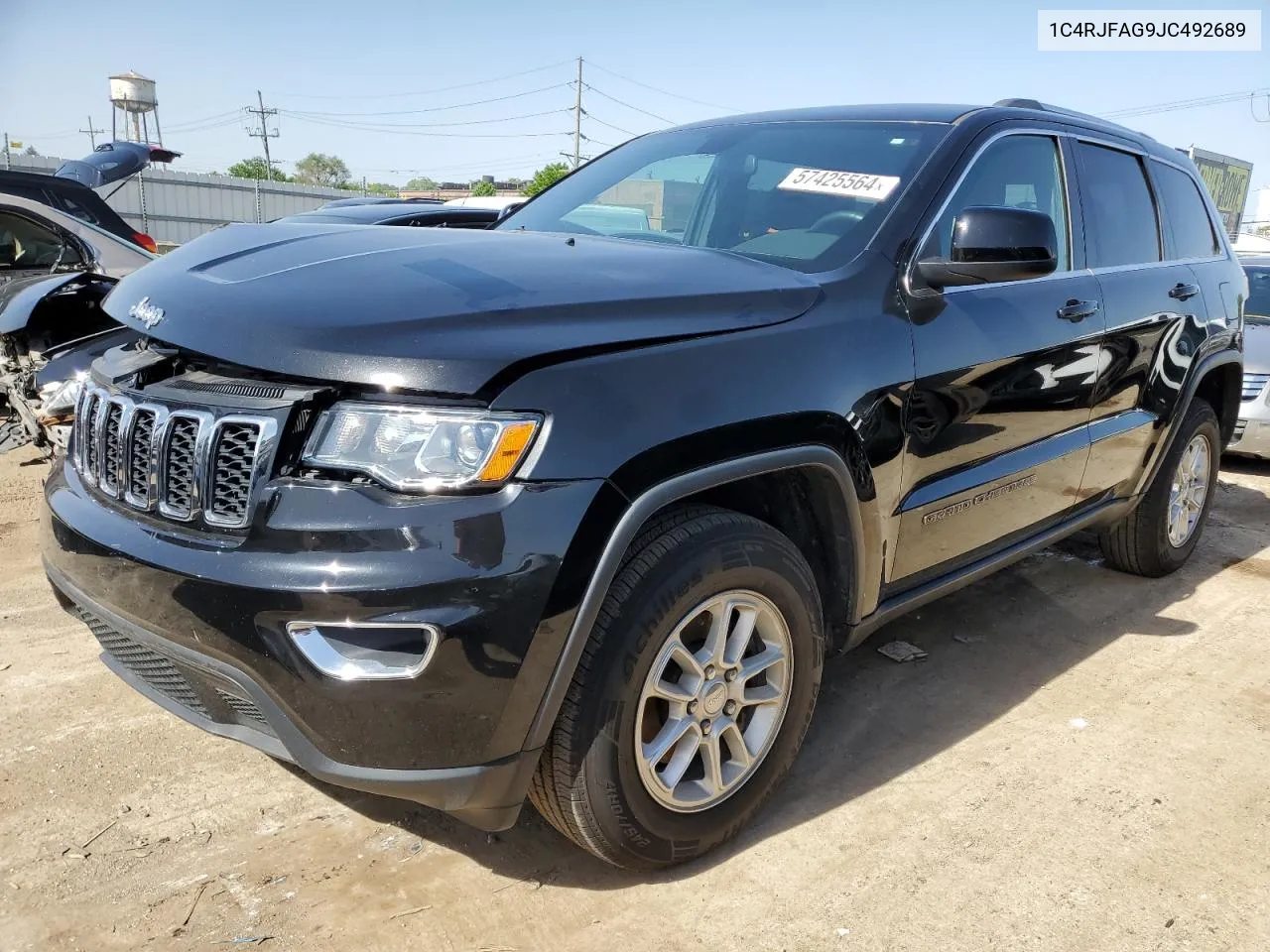 1C4RJFAG9JC492689 2018 Jeep Grand Cherokee Laredo