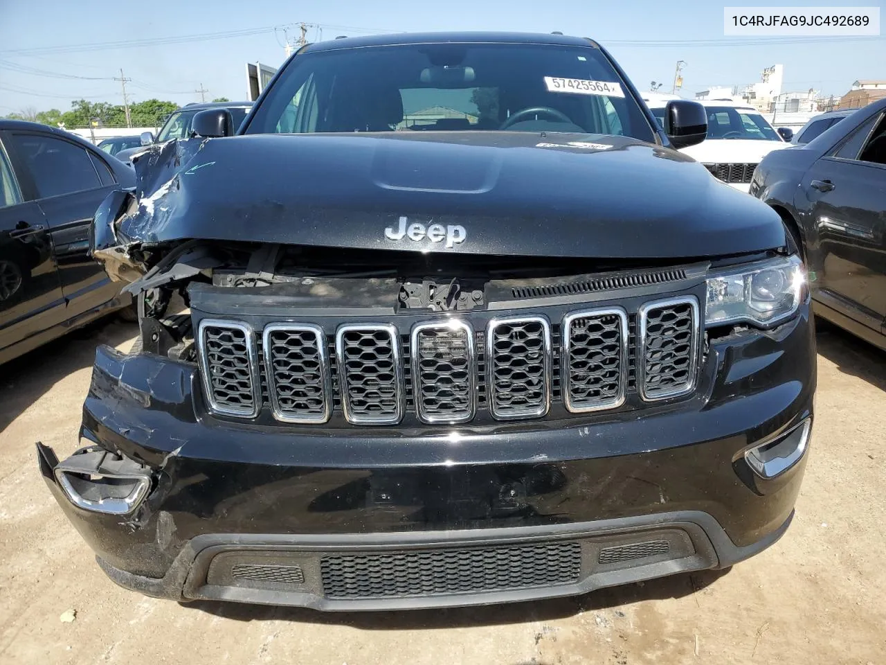 1C4RJFAG9JC492689 2018 Jeep Grand Cherokee Laredo