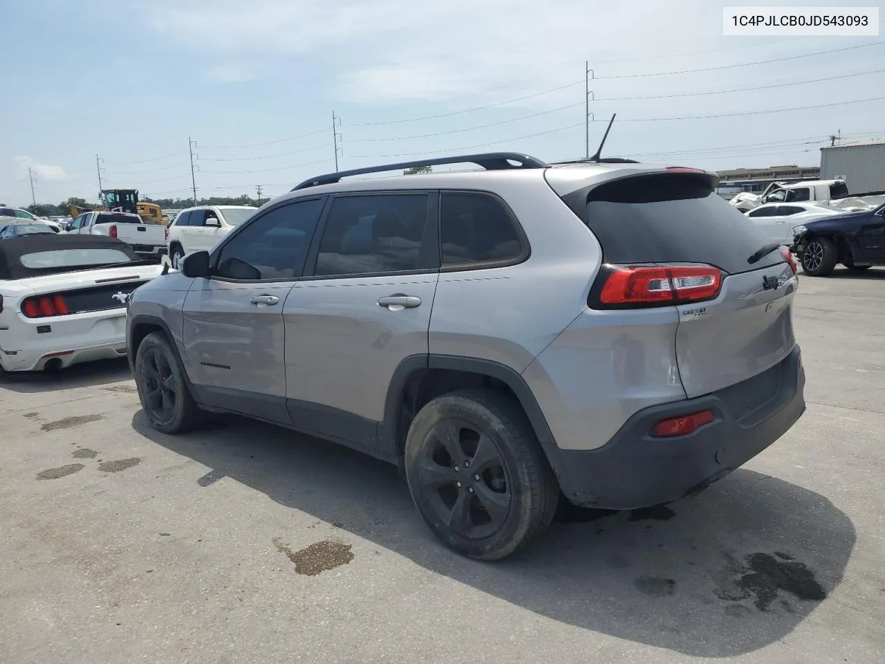 1C4PJLCB0JD543093 2018 Jeep Cherokee Latitude