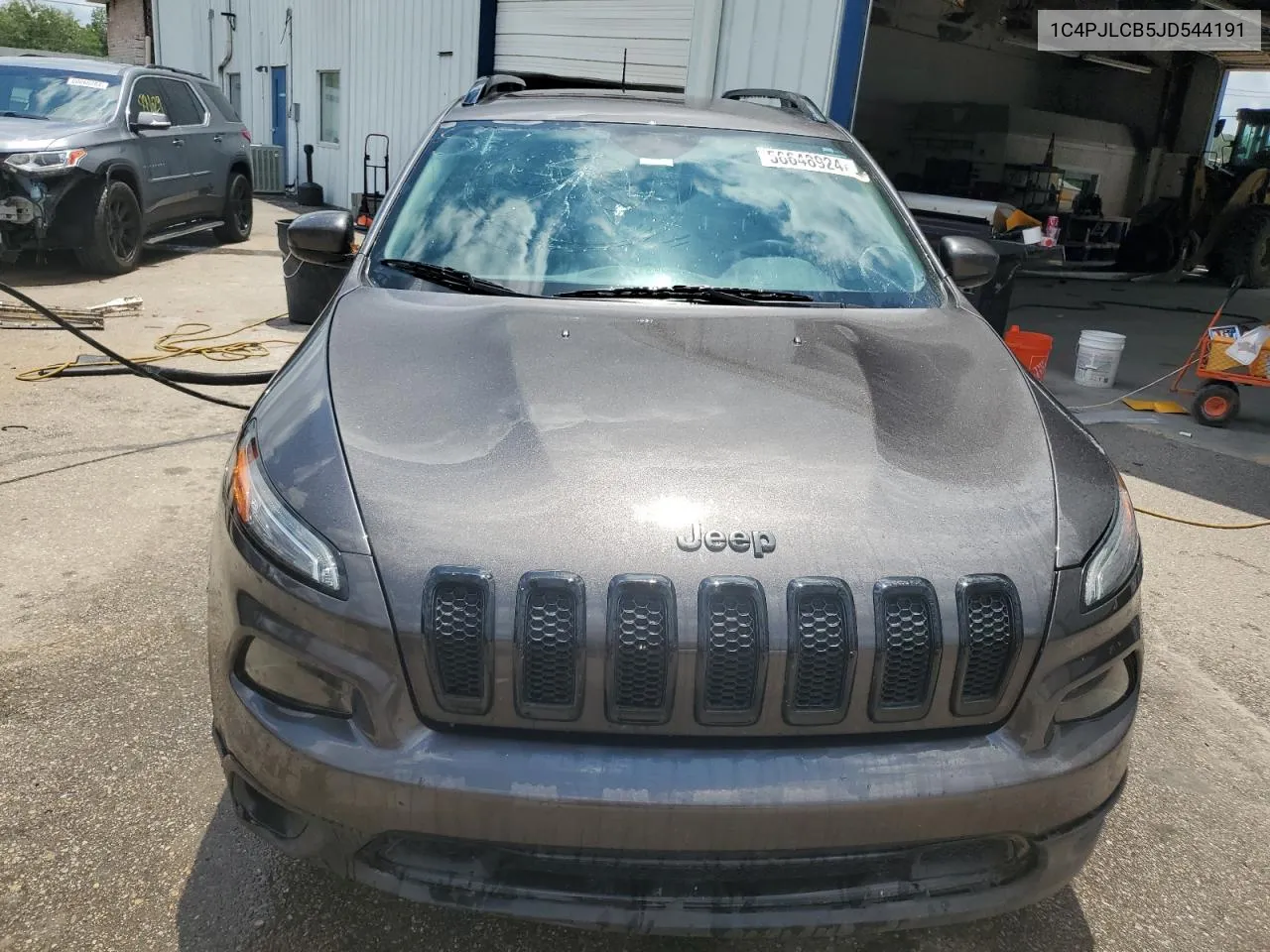 1C4PJLCB5JD544191 2018 Jeep Cherokee Latitude