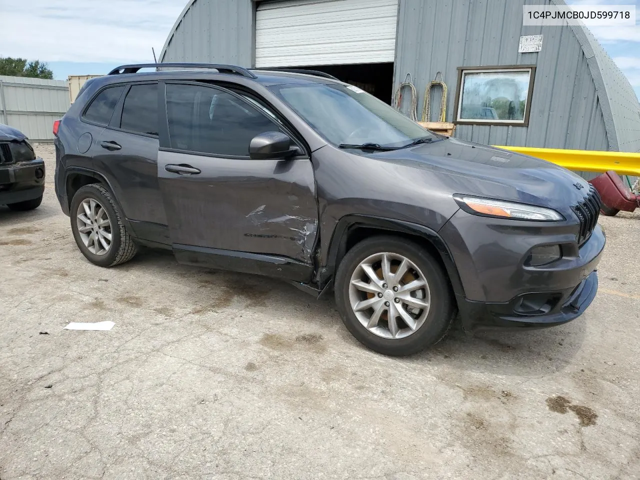 2018 Jeep Cherokee Latitude VIN: 1C4PJMCB0JD599718 Lot: 62081184