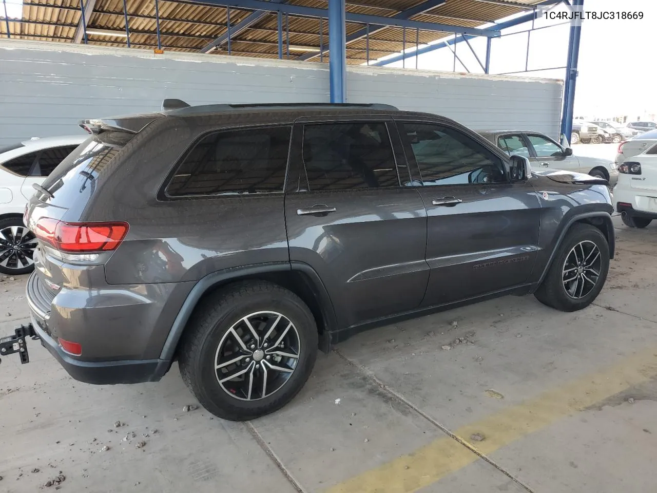 1C4RJFLT8JC318669 2018 Jeep Grand Cherokee Trailhawk