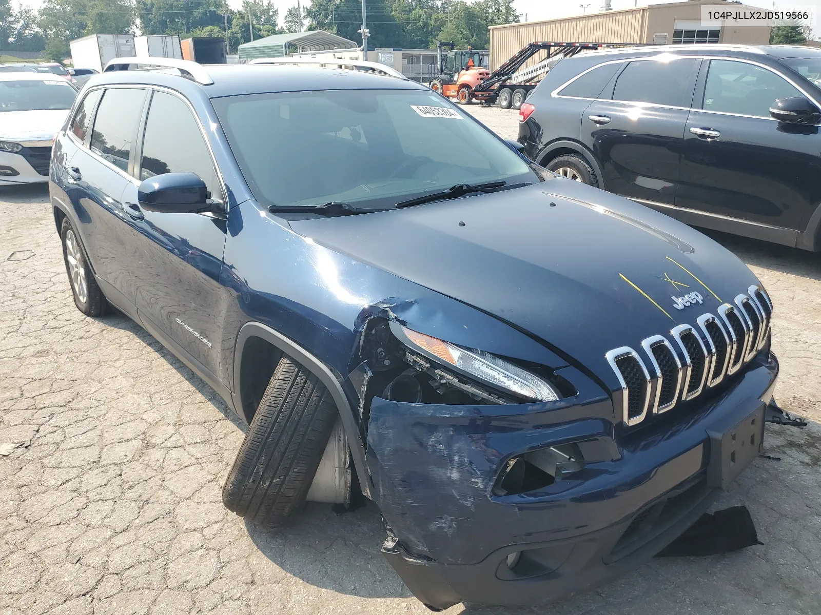 2018 Jeep Cherokee Latitude Plus VIN: 1C4PJLLX2JD519566 Lot: 64053304