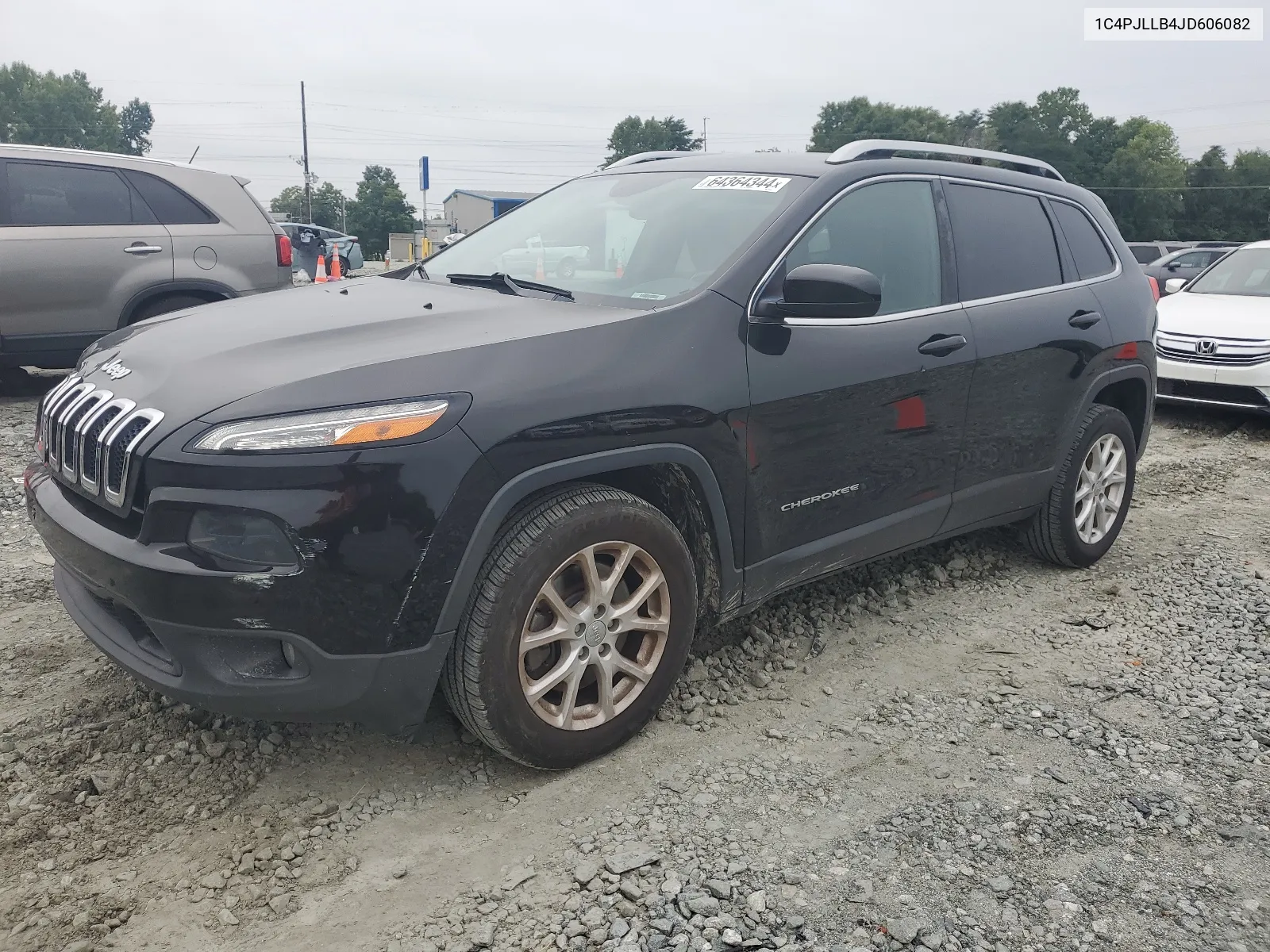 2018 Jeep Cherokee Latitude Plus VIN: 1C4PJLLB4JD606082 Lot: 64364344