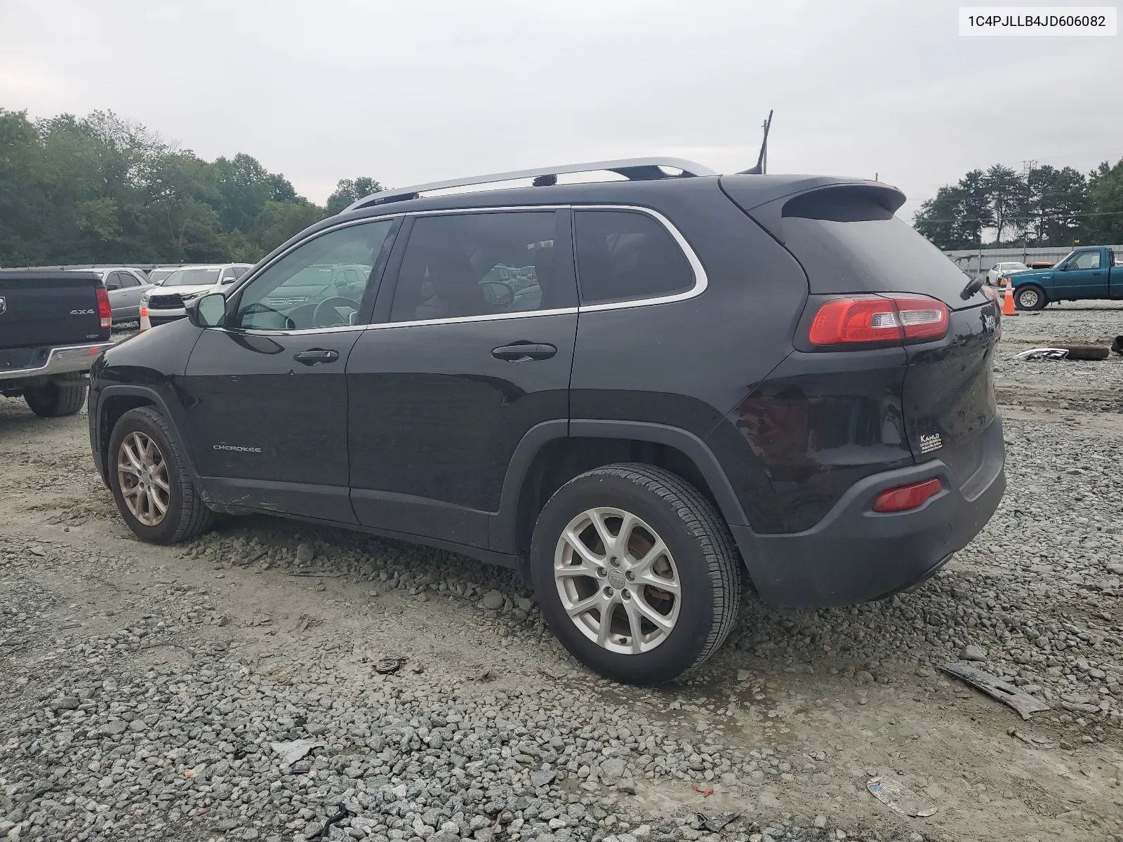 1C4PJLLB4JD606082 2018 Jeep Cherokee Latitude Plus