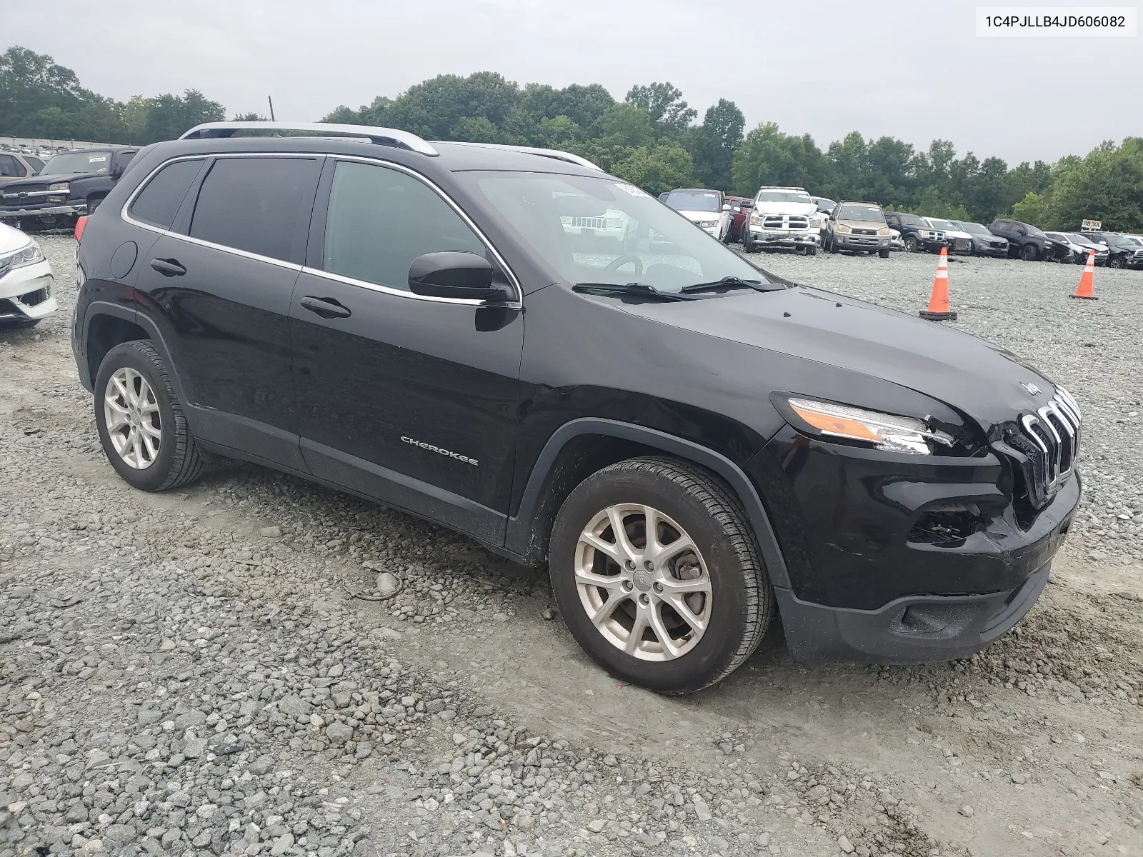 2018 Jeep Cherokee Latitude Plus VIN: 1C4PJLLB4JD606082 Lot: 64364344