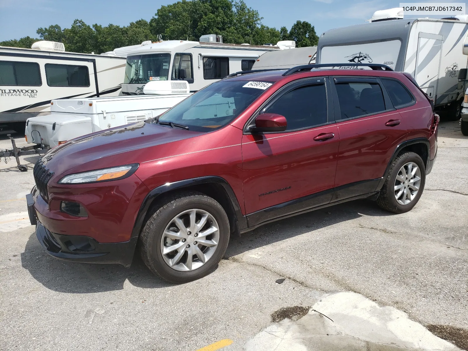 2018 Jeep Cherokee Latitude VIN: 1C4PJMCB7JD617342 Lot: 64598164