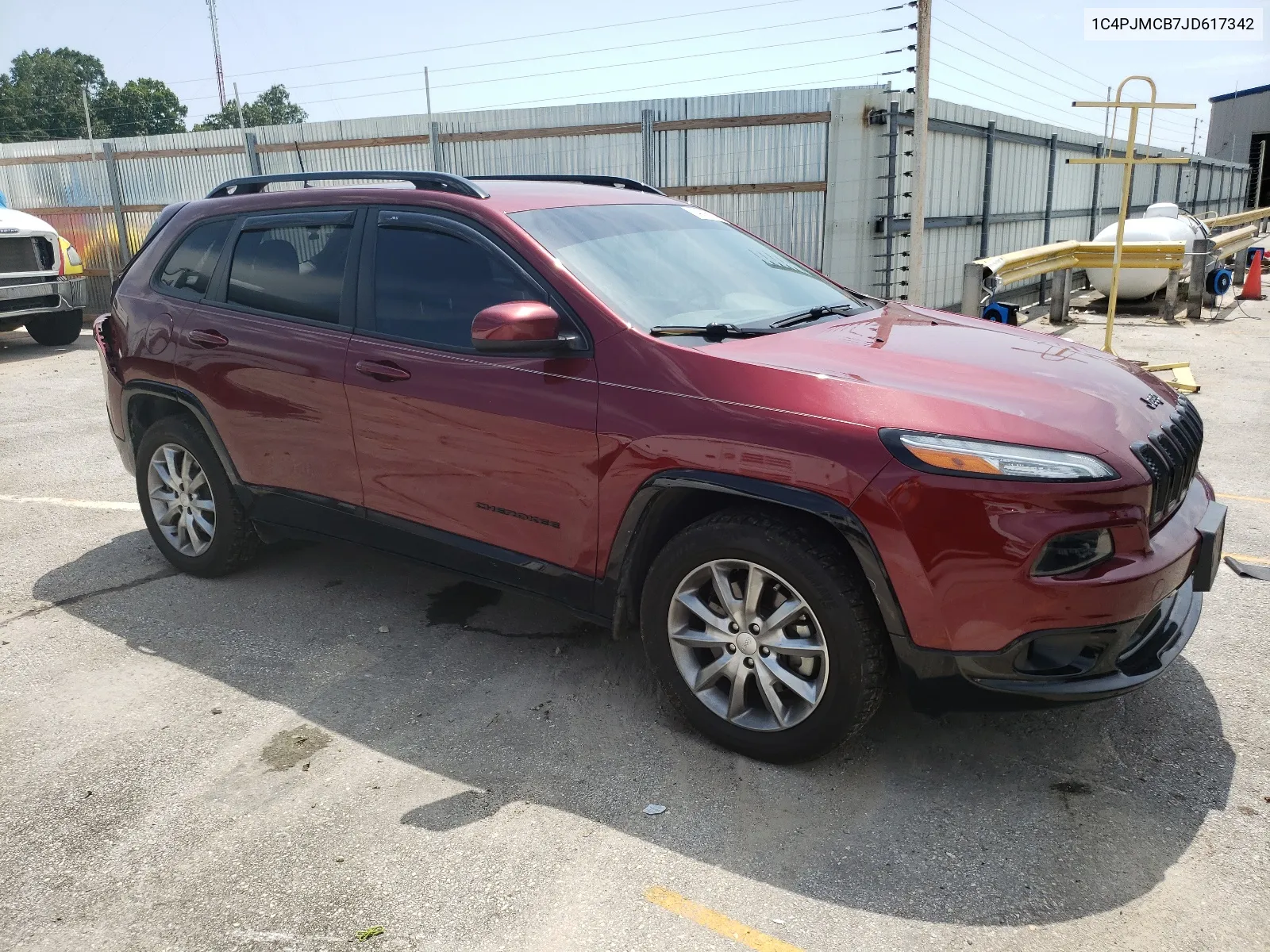 2018 Jeep Cherokee Latitude VIN: 1C4PJMCB7JD617342 Lot: 64598164