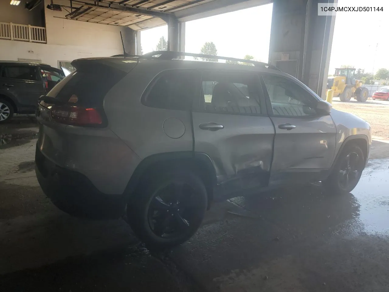 1C4PJMCXXJD501144 2018 Jeep Cherokee Latitude