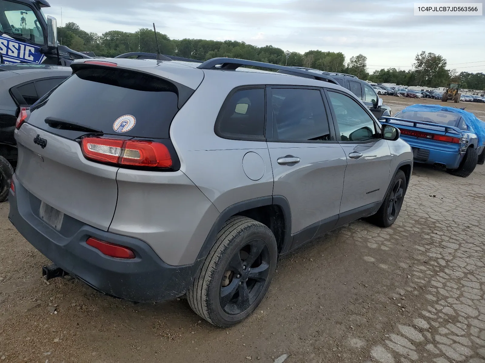 2018 Jeep Cherokee Latitude VIN: 1C4PJLCB7JD563566 Lot: 66401434