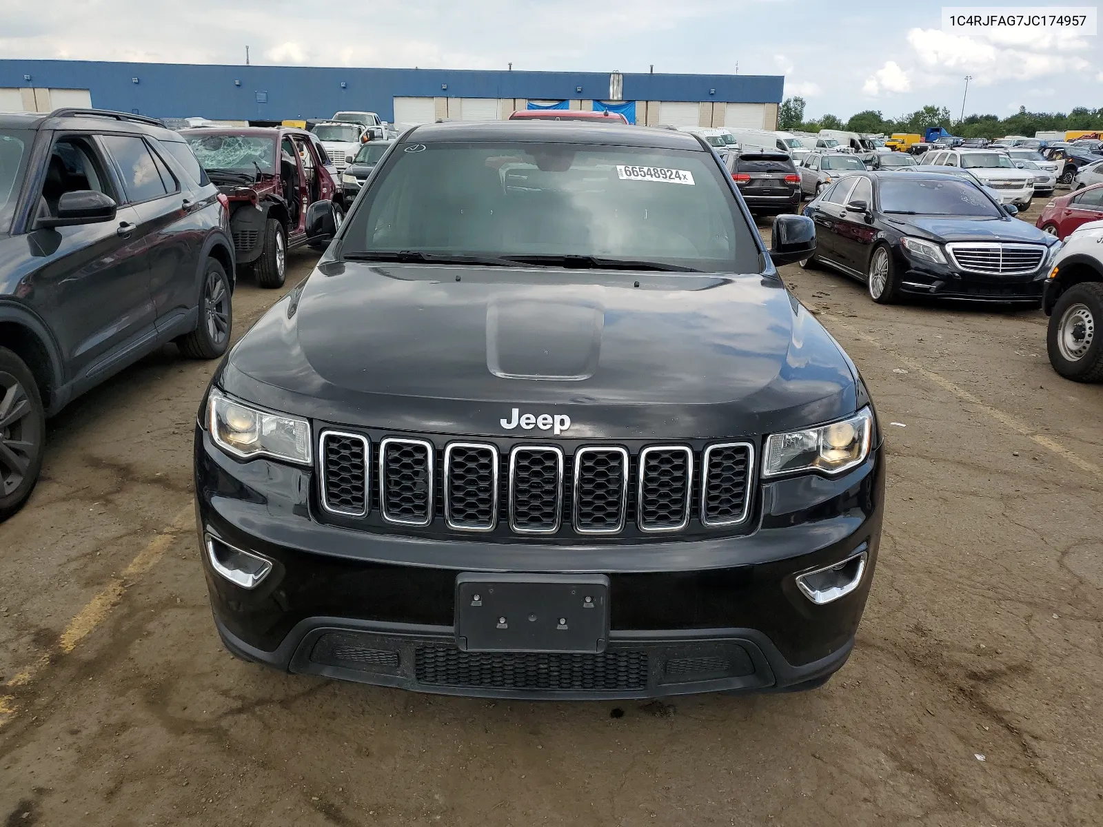 1C4RJFAG7JC174957 2018 Jeep Grand Cherokee Laredo