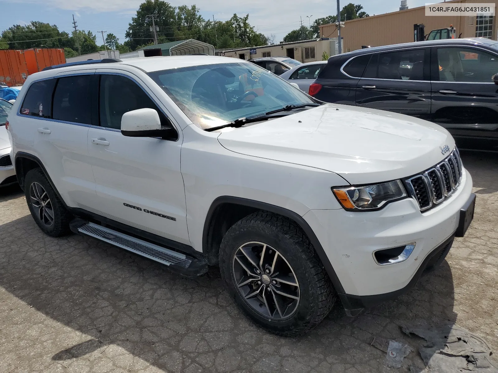 1C4RJFAG6JC431851 2018 Jeep Grand Cherokee Laredo