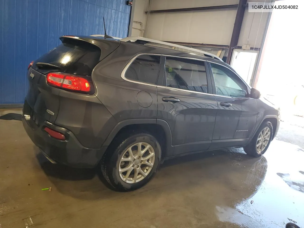 1C4PJLLX4JD504082 2018 Jeep Cherokee Latitude Plus